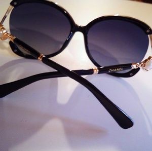 CHANEL/Italy Polarized Sunglasses